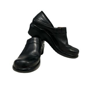 ARIAT Slip On Black Leather Clogs